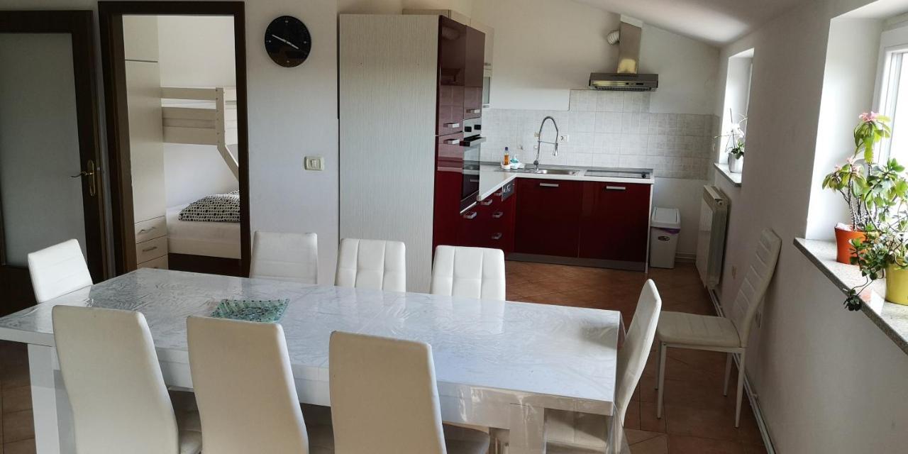 Apartma Ceh Gabrovica pri Crnem Kalu Luaran gambar